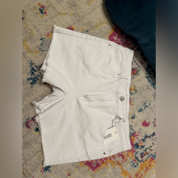 ZENANA WHITE JEAN SHORTS - Picture 2 of 2